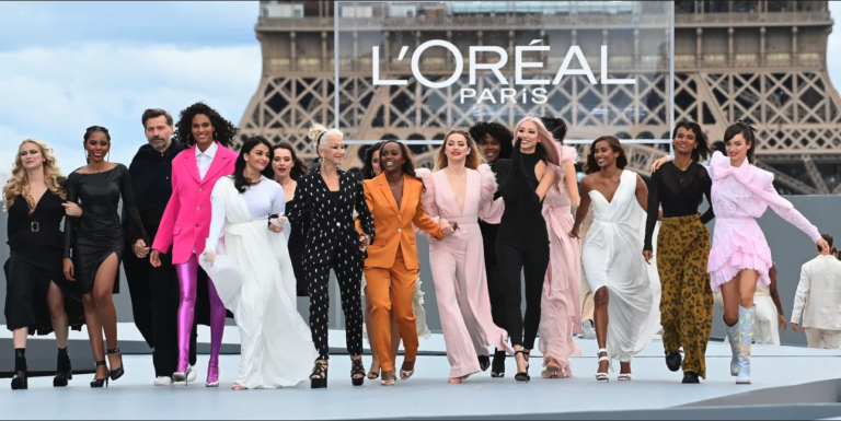 Το «Le défilé L’Oréal Paris» στηρίζει τη γυναικεία ενδυνάμωση