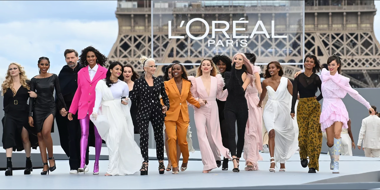 Το «Le défilé L’Oréal Paris» στηρίζει τη γυναικεία ενδυνάμωση