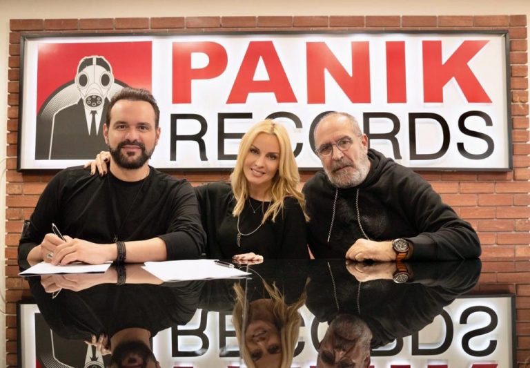 Η Πέγκυ Ζήνα στην οικογένεια της Panik Records